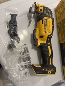 DEWALT XR 20-volt Oscillating Multi-Tool Cordless Brushless Variable speed with blades (tool only)