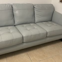 2 pc Leather Living Room Set 