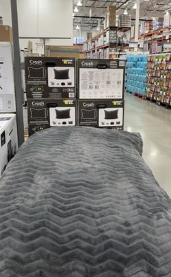Crash Pillow - Coussin - Almohadón