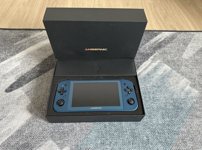 Anbernic Win600 Blue 3050e Handheld portable gaming pc