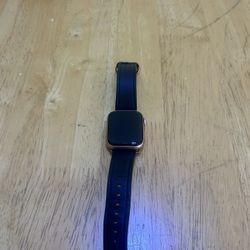 Apple Watch Series 4 - 40mm Rose Gold Aluminum (GPS+ Cell)