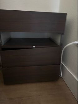 Dresser and 2 night stands