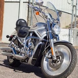 L2003 Harley-Davidson V-Rod 9k miles on this great Anniversary Edition Bike. 2 Cyl ,1130cc, 5 sp