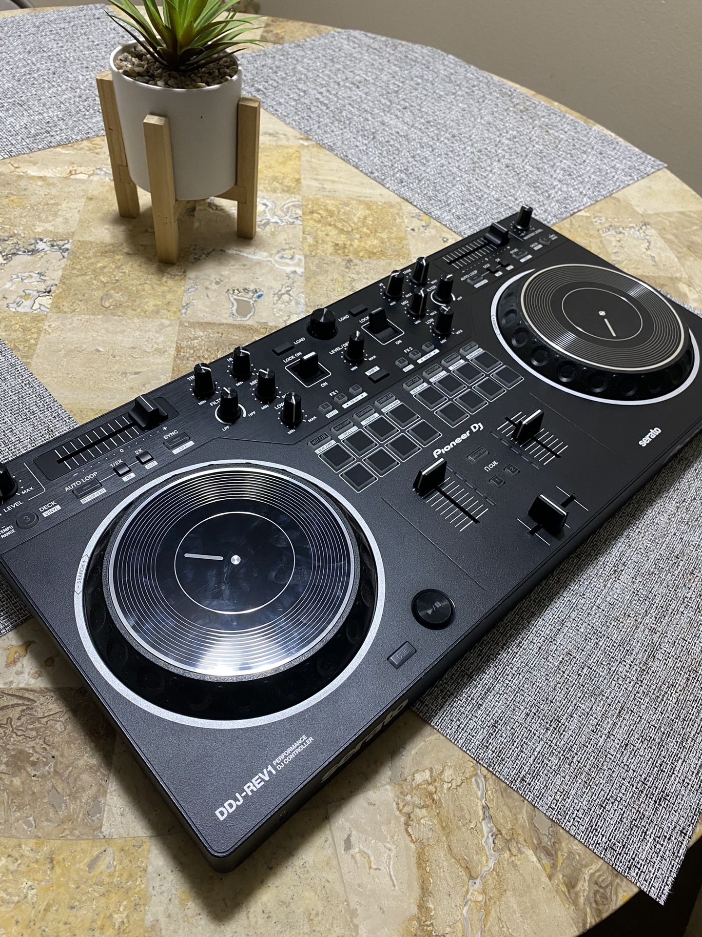 DDJ Rev 1 Serato pioneer Dj