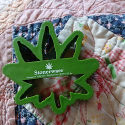Stoneware pot leaf cookie cutter