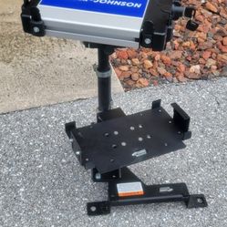 LAPTOP OR NOTE PAD MOUNT