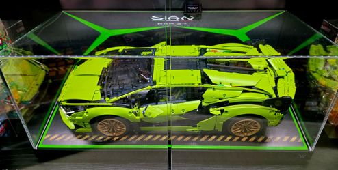 LEGO Technic Lamborghini Sin FKP 37 with Display Case!