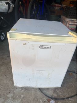 Emerson Mini Fridge