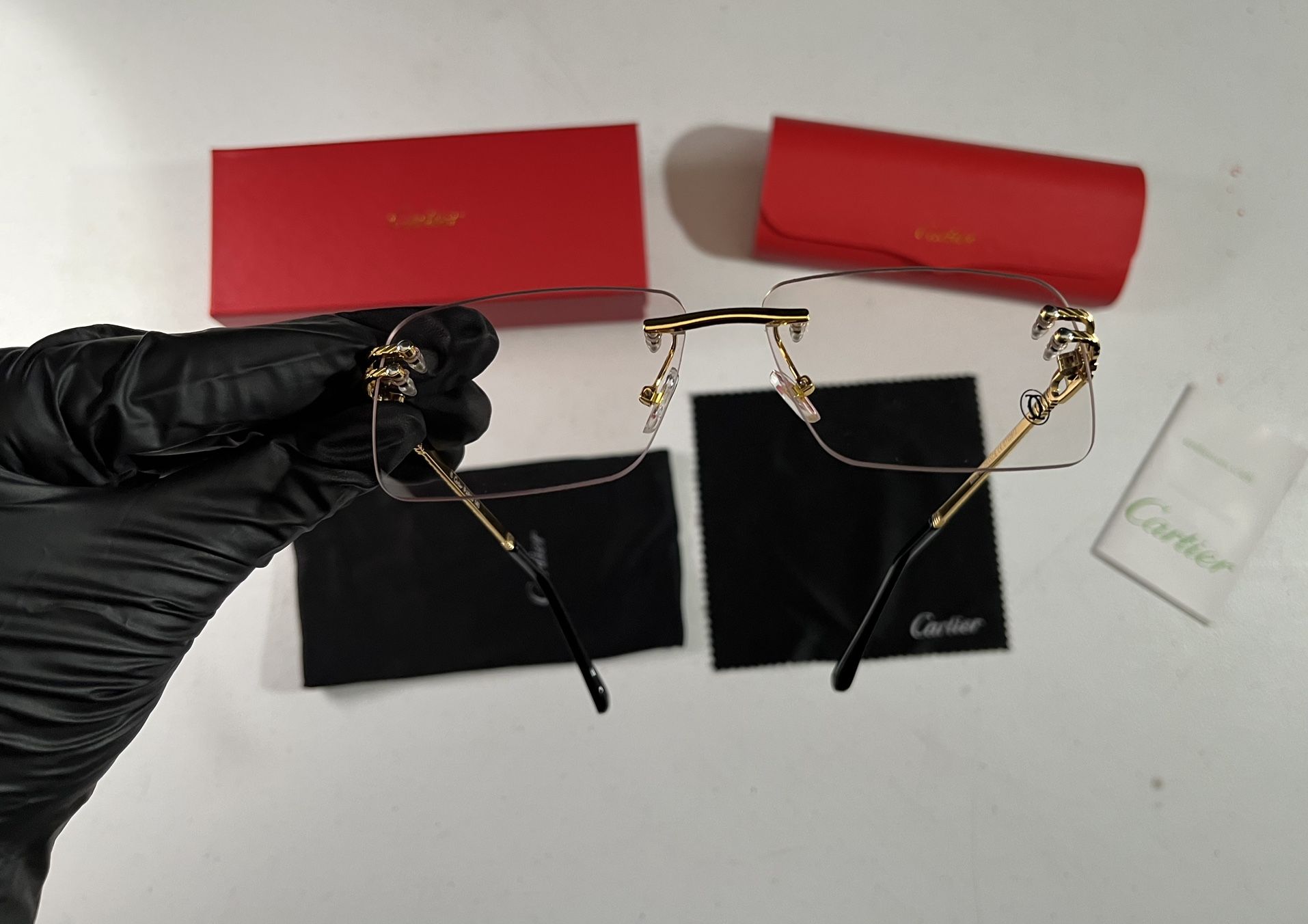 Cartier Eyeglasses Brown lens Under sunlight or ultraviolet light 140mm