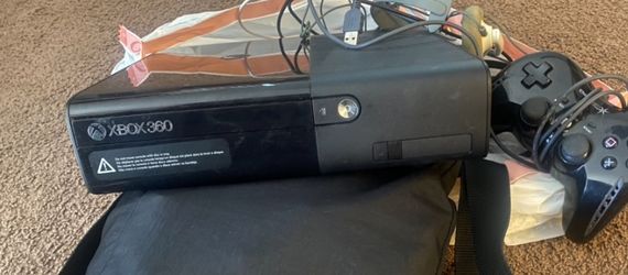 Xbox 360 E Console With Controller