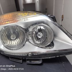 Saturn Aura Headlight With BULBS
