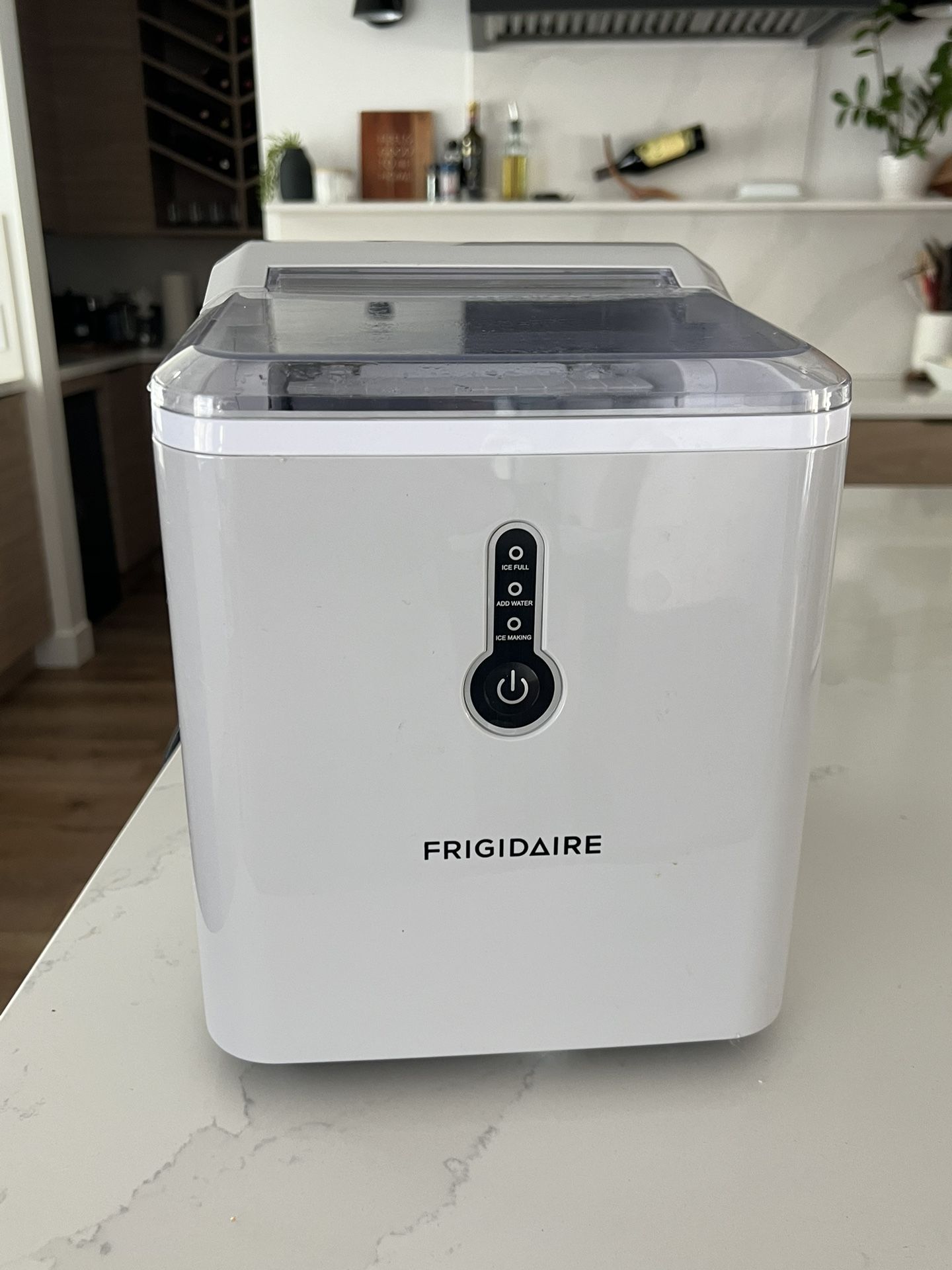 Frigidaire EFIC206-B-TG-Silver Compact Ice Maker, 26 lb per Day, white