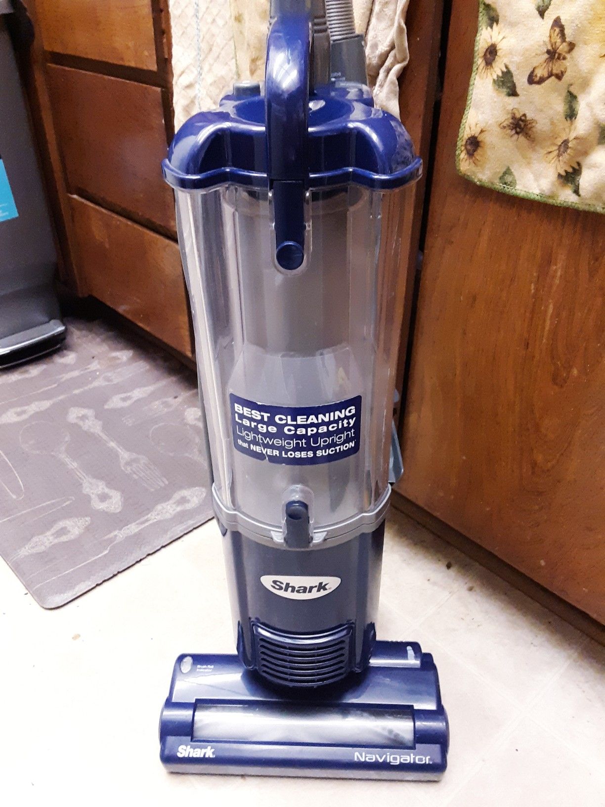 Shark Navigator Light Bagless Upright Vacuum NV105 for Sale in Lakewood, CA OfferUp