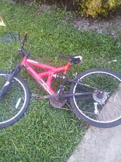 2016 Cadillac SRX Mountain Bike