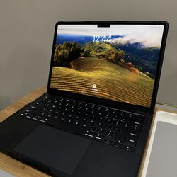 2023 MacBook Air M2 — Perfect Condition