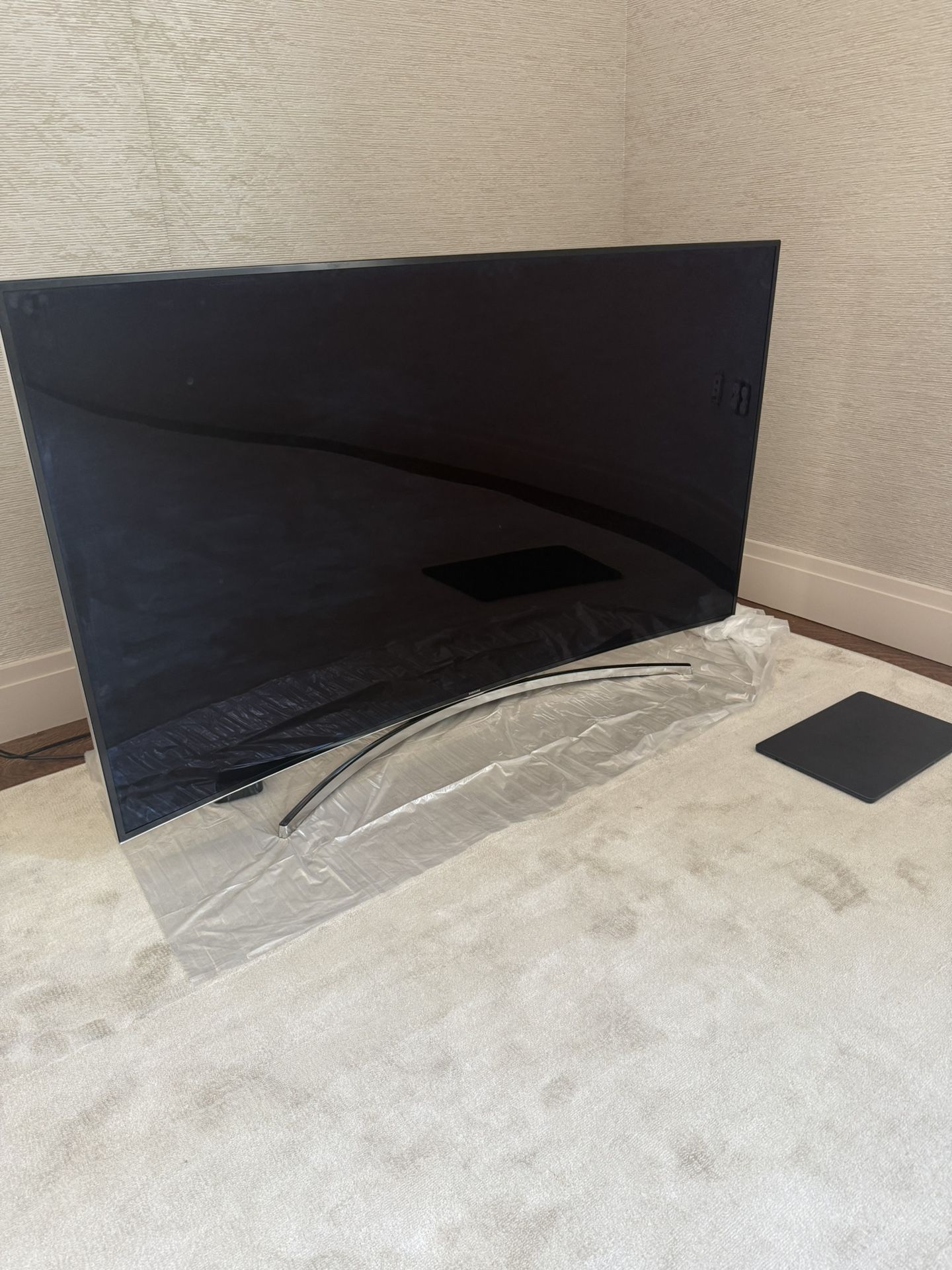 Samsung Curved TV For Sale! Product Number UN65H8000AF