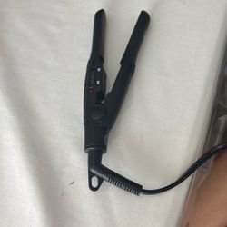 Solia mini flat iron 