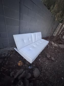 WHITE LEATHER FUTON