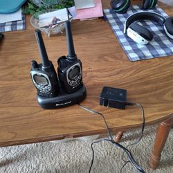 Walkie Talkies With Base And Charging Cord 