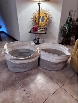 Set of 2 Woven Basekts