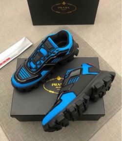 Prada clouds size 10