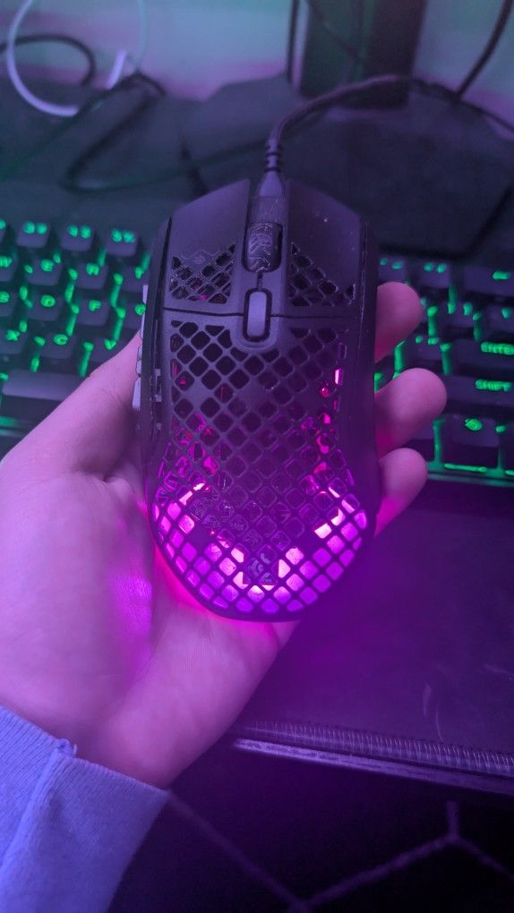 Steelseries- Aerox9 wireless gaming mouse
