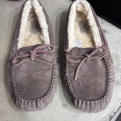UGG Women’s Size 9 Shoes 