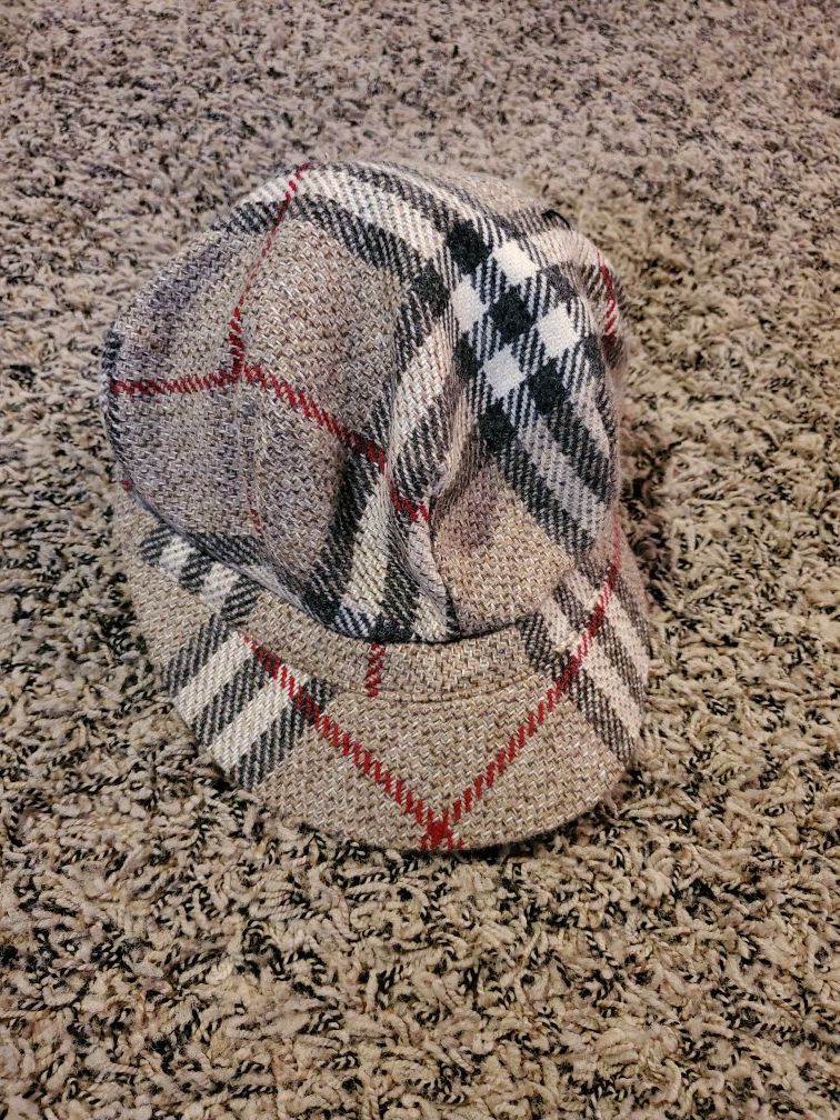 Womens plaid Burberry newsboy style hat size medium