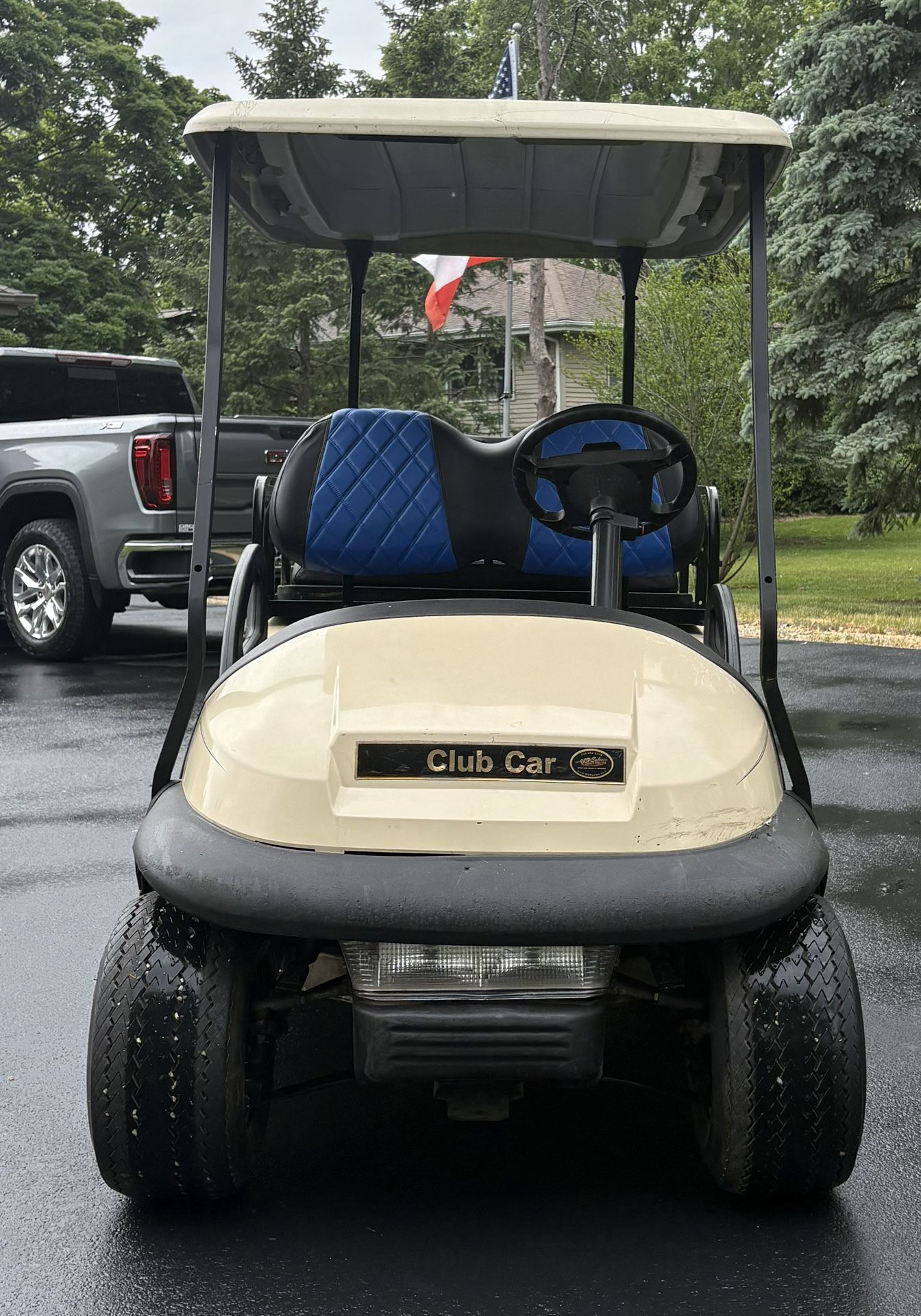 CLUB CAR GOLF CART