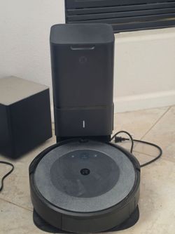 iRobot Roomba i3+ Robot Vacuum w/ Self-Emptying Clean Base