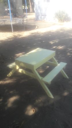 Kids picnic table