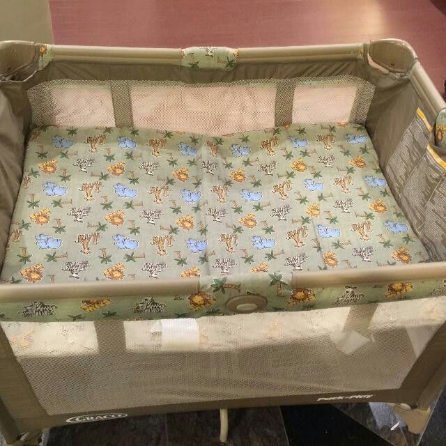 GRACO Pack N Play lookonhere