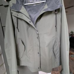New & Never Worn EDDIE BAUER Army Green Women's High Quality Sz M Rain Jacket  $25!