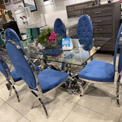 Gorgeous Dining Set 💙 Blue Velvet Chairs 💙