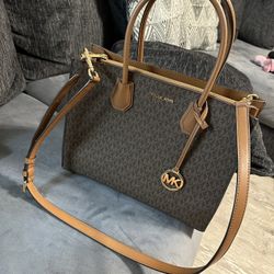 Michael Kors Purse And Wallet 