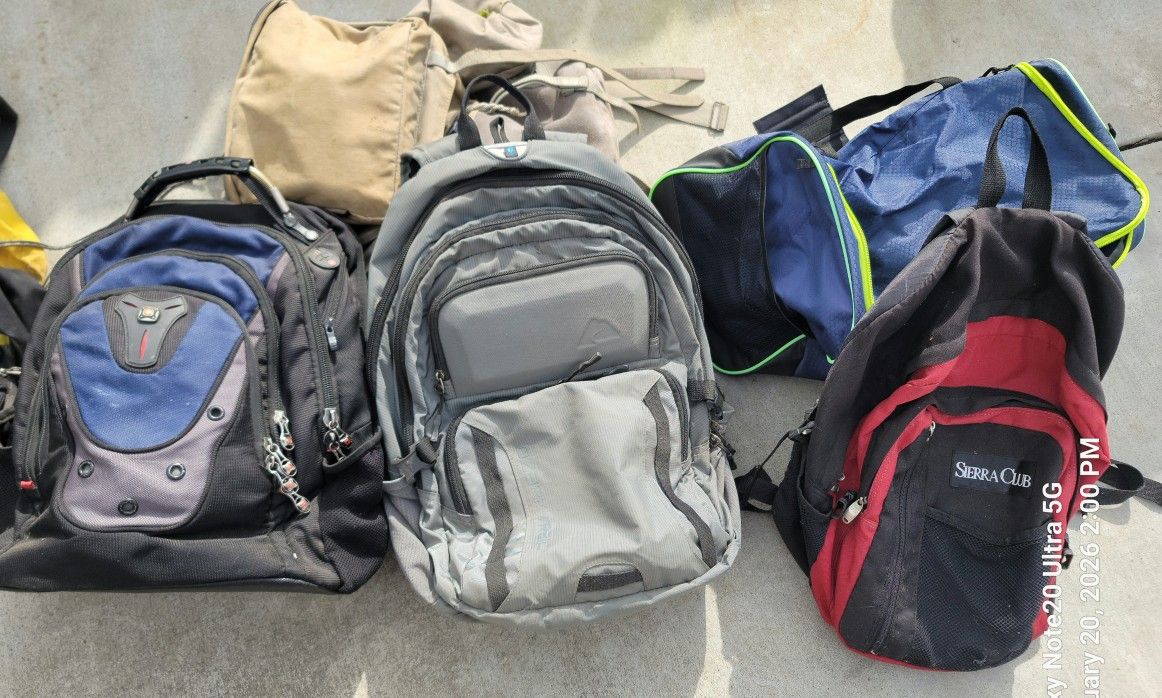 Backpacks (3) Dufflebag, Knapsack