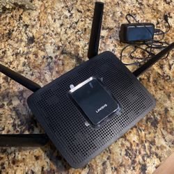 Linksys  AC2200 / MR 8300 Tri-Band WiFi Router - Like new!