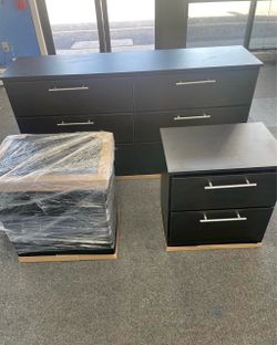 Dresser and 2 nightstands - Cómoda y 2 mesitas de noche