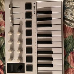 Arturia Minilab 3
