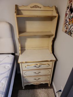 Dresser vintage hutch