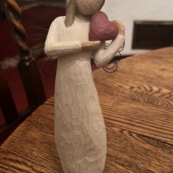 Willow Tree Angel of the Heart Retired 2010 Demdaco Susan Lordi 8" Tall