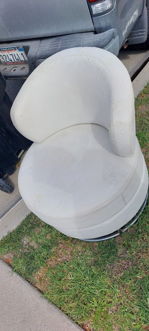 White Rotating Chair  
