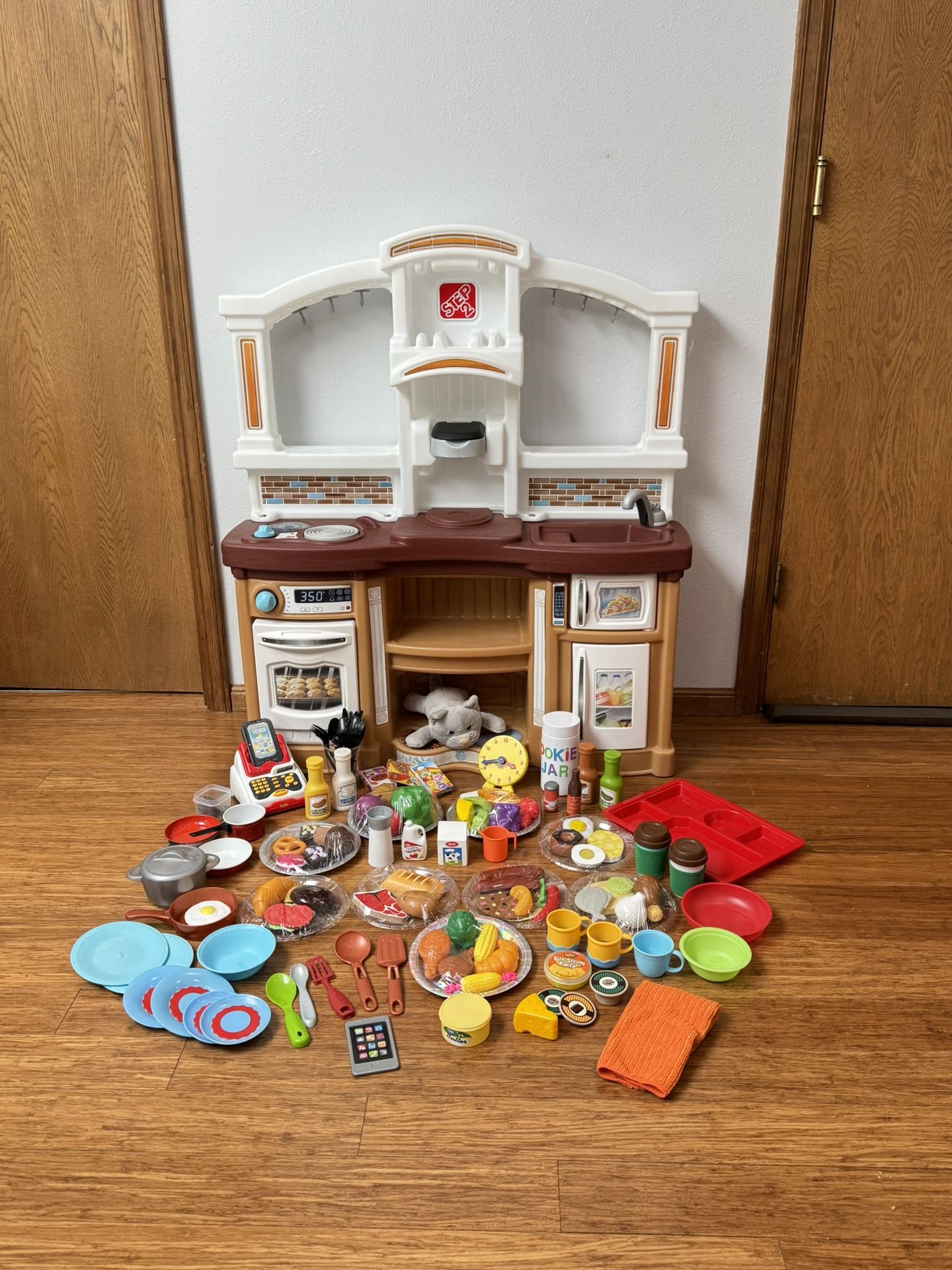 Step 2 Play Kitchen with Lights & Sounds and Lots of Accessories 
