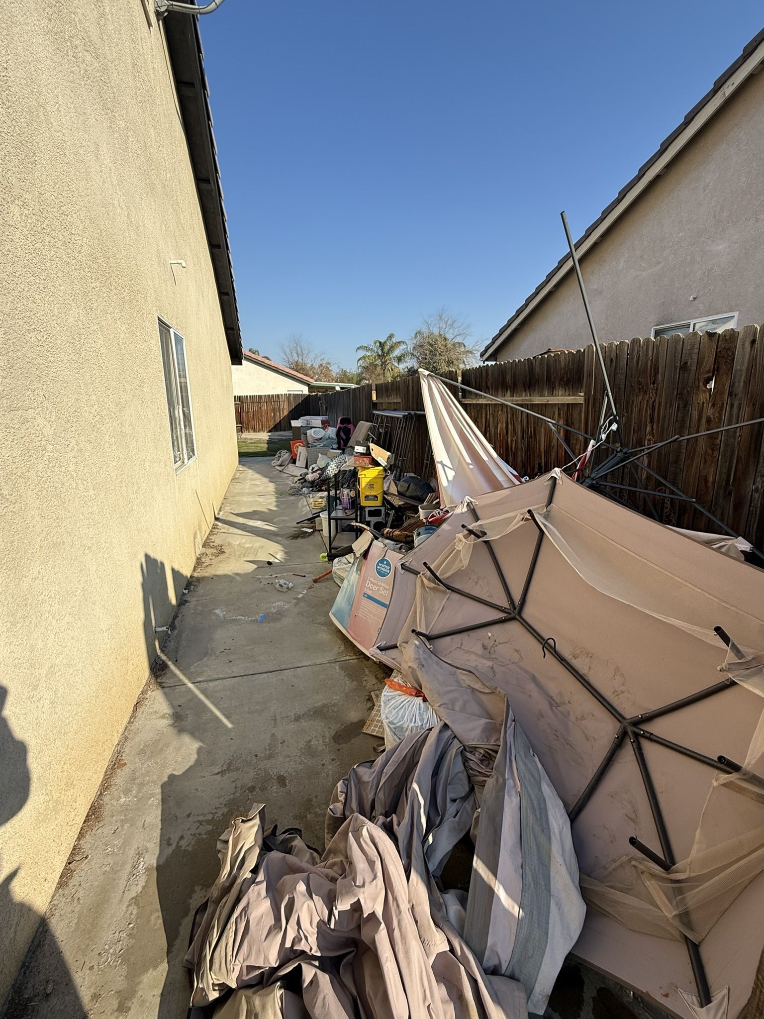 Get Rod Of Trash, Tiramos Basura