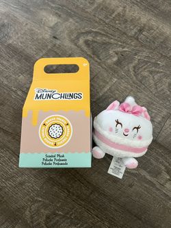Disney Munchlings Baked Treats Marie
