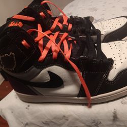  Air Jordan 1 Retro High OG "Hand Crafted" sneaker. 