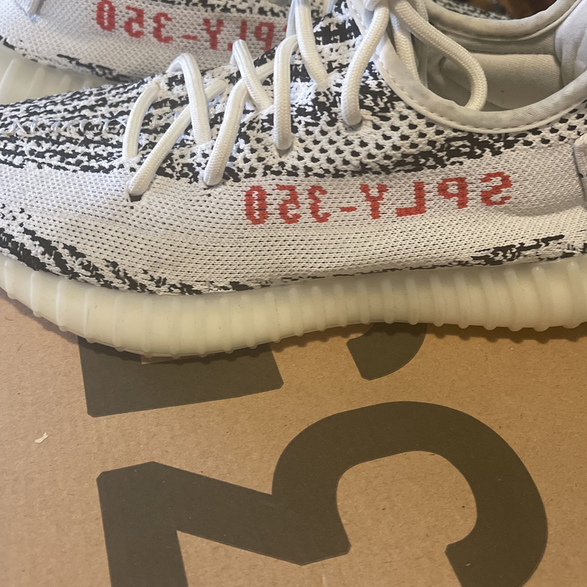 Yeezy 350 Zebra  & Accessories
