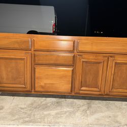 Kitchen cabinet