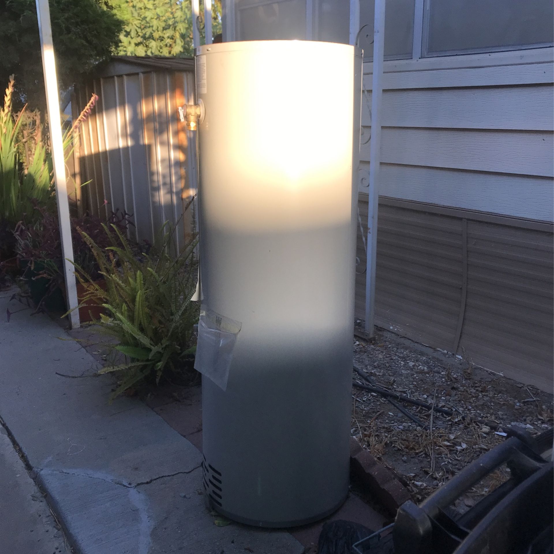 Water Heater Semi New Bradford White Defender