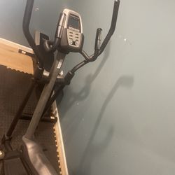Golds Gym Elliptical 